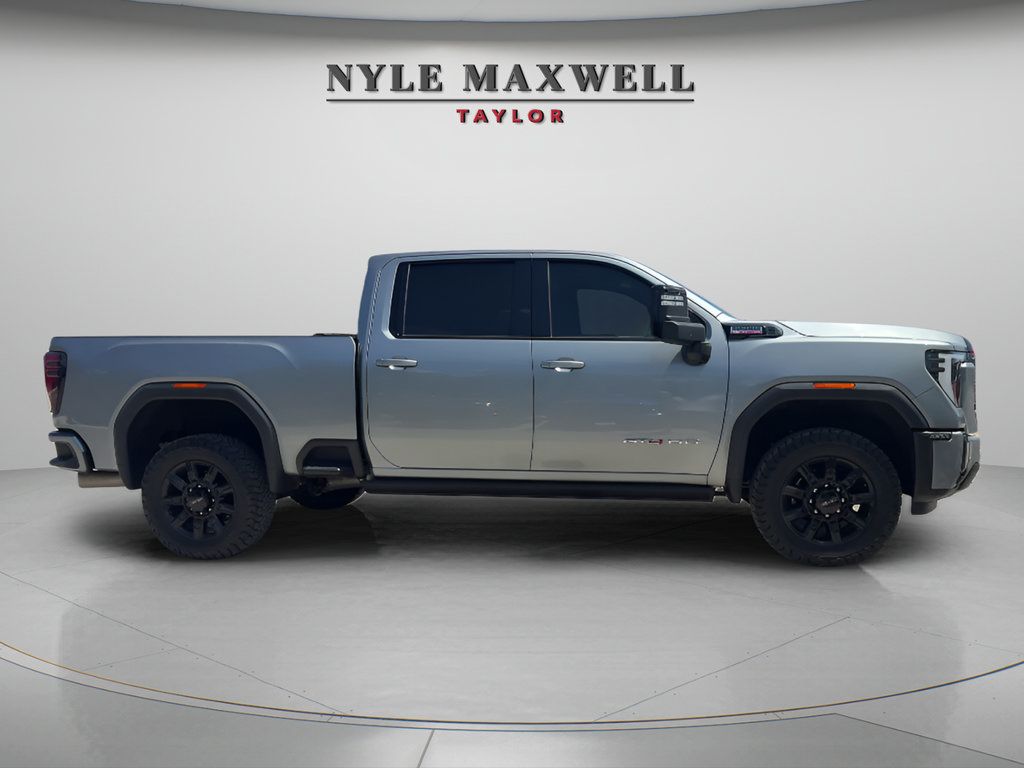 Used 2024 GMC Sierra 2500 AT4 w/ AT4 Premium Plus Package AWD/4WD image 4