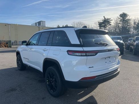 New 2026 Jeep Grand Cherokee Laredo image 5
