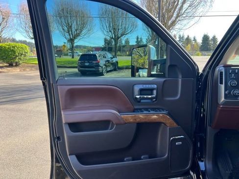 Used 2015 Chevrolet Silverado 2500 High Country w/ Duramax Plus Package image 15