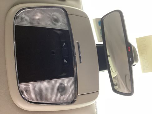 Used 2015 Chrysler 300 Limited image 23