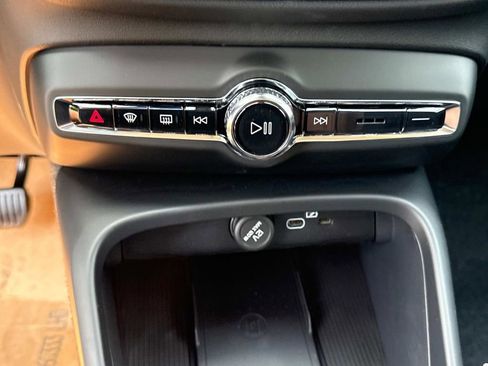 Used 2026 Volvo XC40 B5 Plus w/ Protection Package Premier image 26
