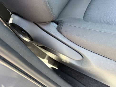 Used 2025 Toyota RAV4 XLE FWD image 12