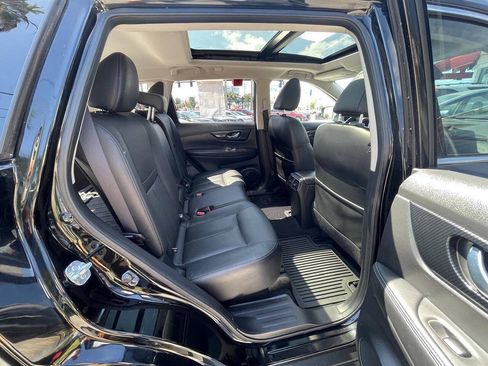 Used 2017 Nissan Rogue SL w/ SL Premium Package AWD/4WD image 15