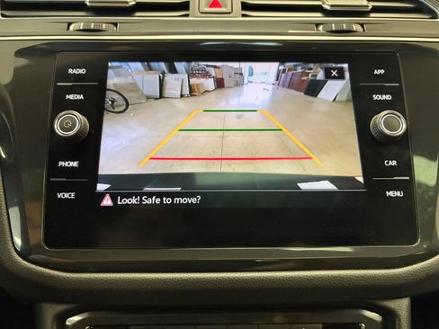 Used 2021 Volkswagen Tiguan SE R-Line AWD/4WD image 34
