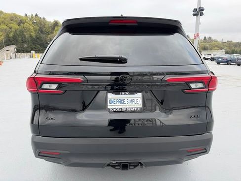Used 2026 Toyota Grand Highlander XLE image 4