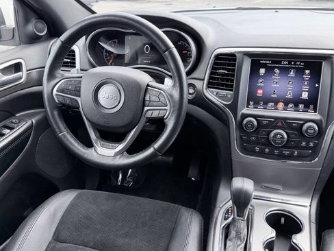 Used 2017 Jeep Grand Cherokee Altitude image 17