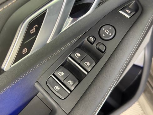 Used 2025 BMW X5 xDrive40i w/ Executive Package image 21