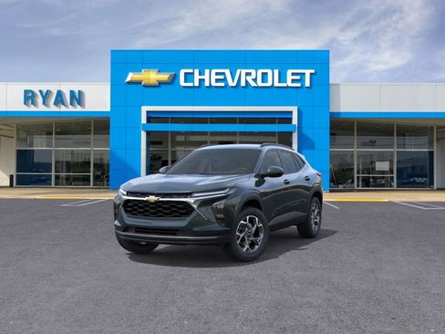 New 2026 Chevrolet Trax LT w/ Driver Confidence Package image 8