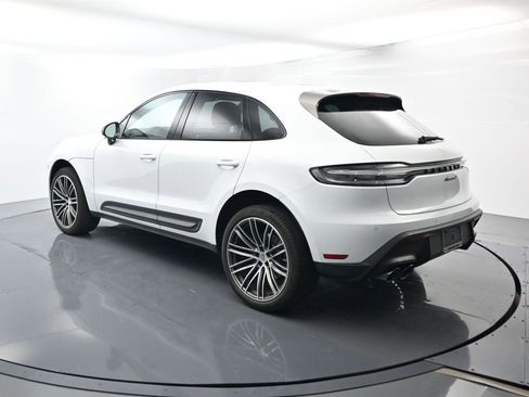 Used 2025 Porsche Macan image 3