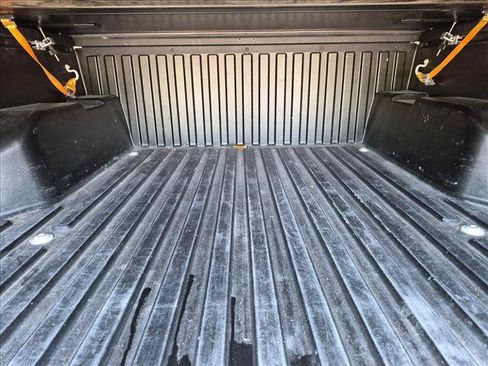 Used 2017 Toyota Tacoma TRD Sport AWD/4WD image 6