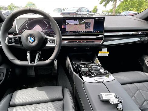 New 2026 BMW 530i xDrive w/ M Sport Package AWD/4WD image 5