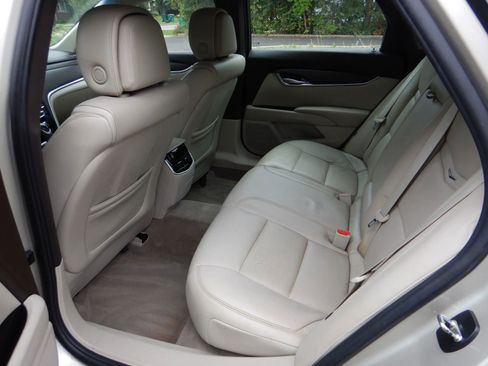 Used 2013 Cadillac XTS image 14