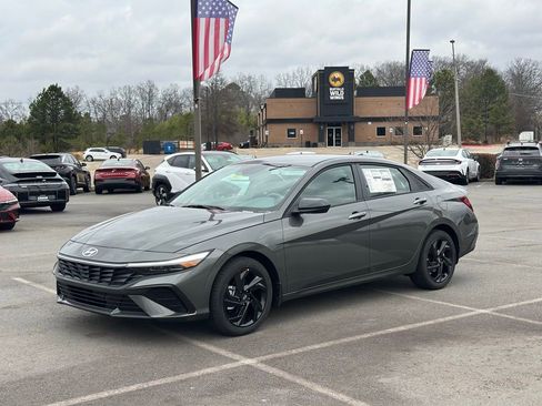 New 2026 Hyundai Elantra Sport image 3