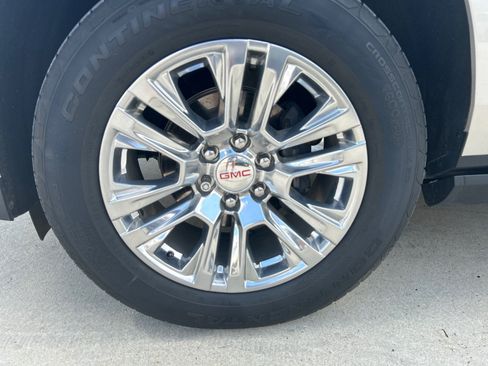 Used 2022 GMC Yukon Denali RWD image 9