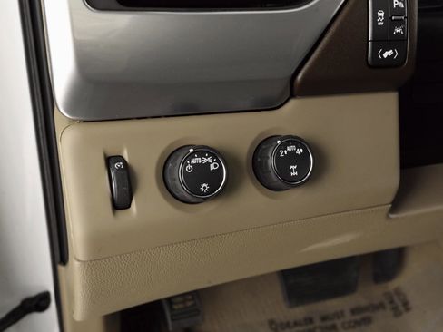 Used 2019 Chevrolet Tahoe LT AWD/4WD image 32