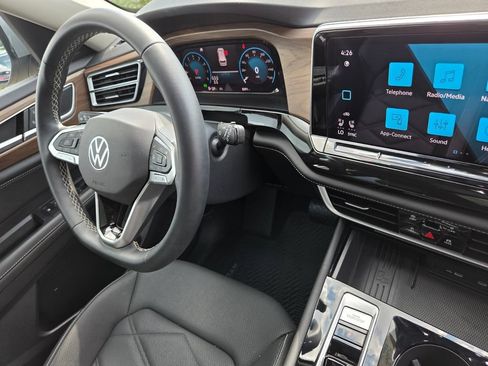 Used 2026 Volkswagen Atlas SE w/ Panoramic Sunroof Package FWD image 34