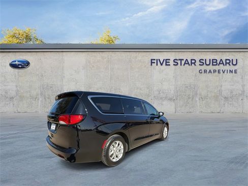 Used 2024 Chrysler Voyager LX image 8