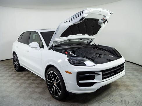 New 2026 Porsche Cayenne AWD/4WD image 33