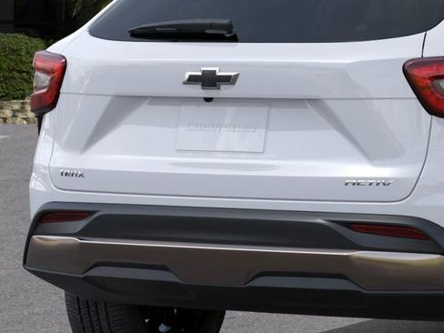 New 2026 Chevrolet Trax ACTIV w/ Sunroof Package image 15