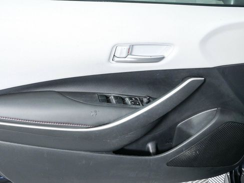 Used 2025 Toyota Corolla SE FWD image 6