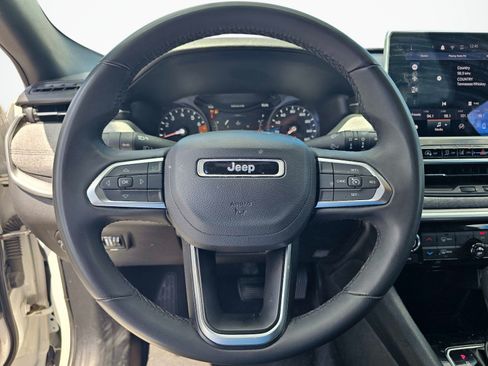 Used 2024 Jeep Compass Latitude AWD/4WD image 19