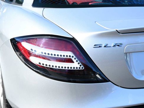 Used 2006 Mercedes-Benz SLR COUPE 2D image 8