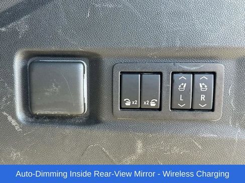 Used 2022 Chevrolet Tahoe LT w/ Luxury Package image 21