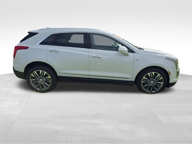 Used 2017 Cadillac XT5 Premium Luxury FWD image 2