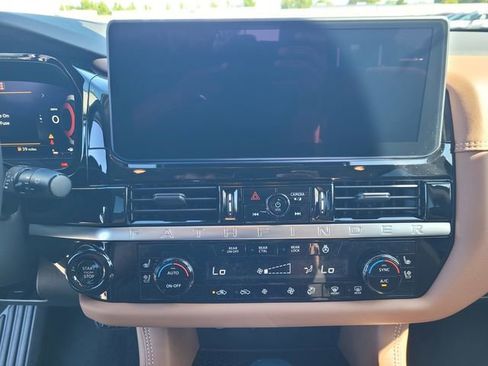 New 2026 Nissan Pathfinder Platinum AWD/4WD image 10