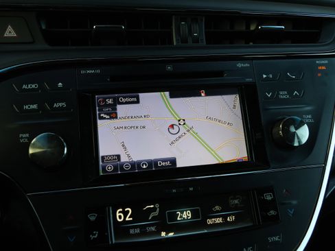 Used 2017 Toyota Avalon Limited image 22