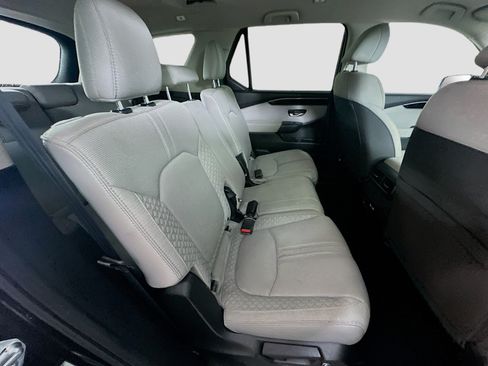 Used 2023 Honda Pilot LX image 25