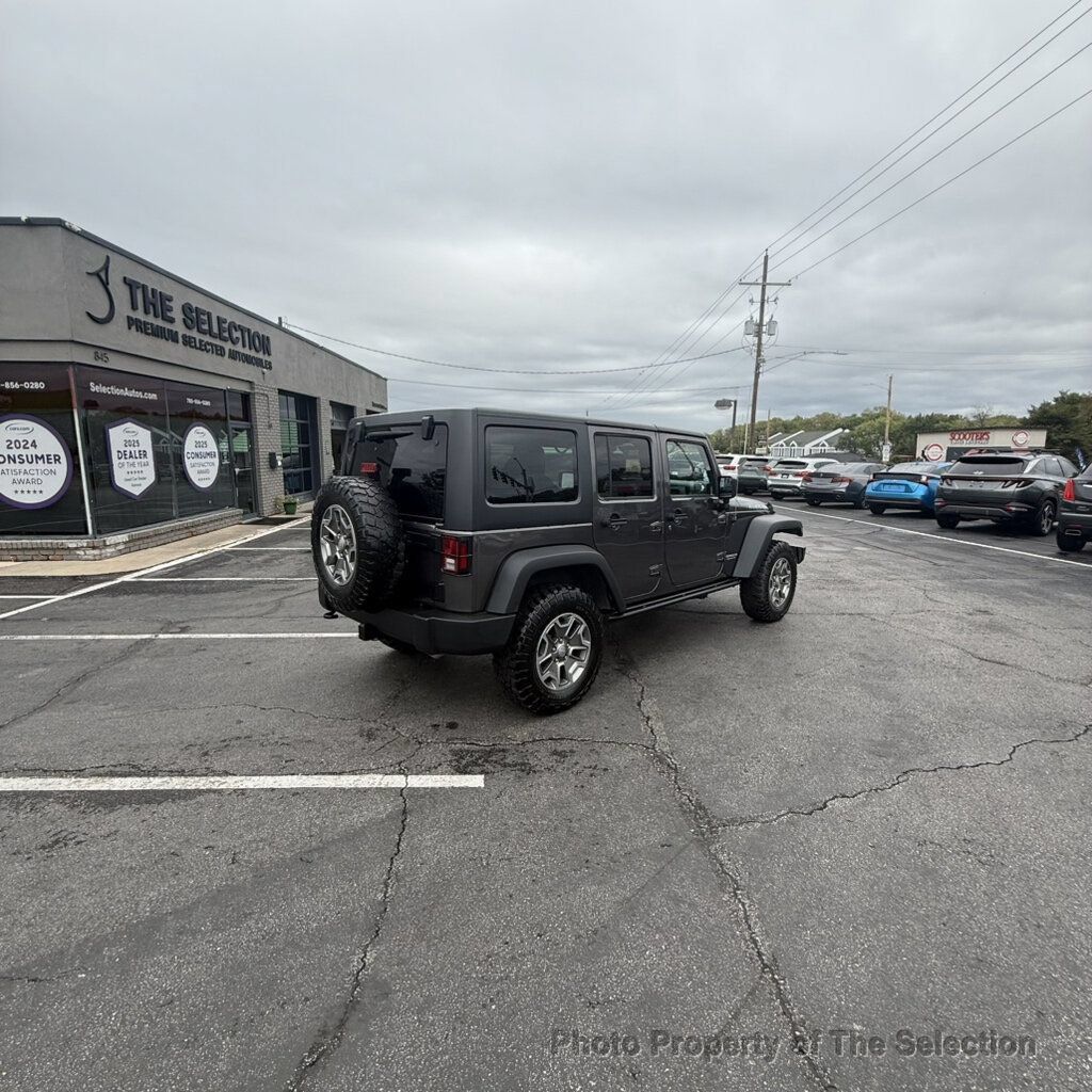 Used 2016 Jeep Wrangler Unlimited Rubicon w/ Connectivity Group AWD/4WD image 15