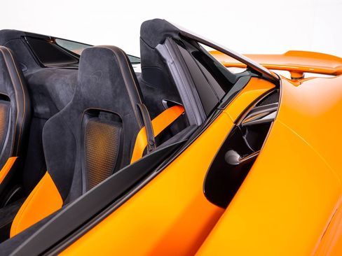 Used 2026 McLaren 750S Spider RWD image 15