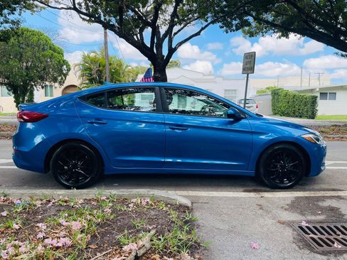 Used 2017 Hyundai Elantra SE image 6