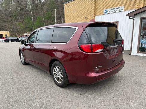 Used 2017 Chrysler Pacifica Touring FWD image 8