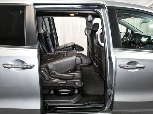 Used 2023 Honda Odyssey Touring image 65