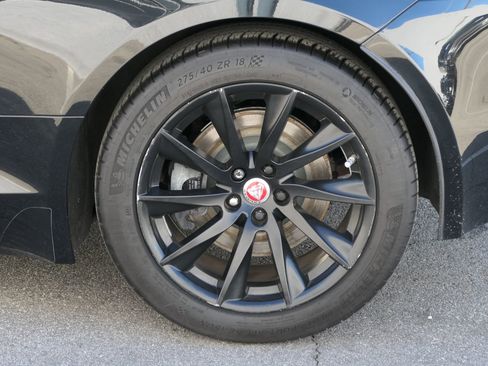 Used 2017 Jaguar F-TYPE Coupe image 10