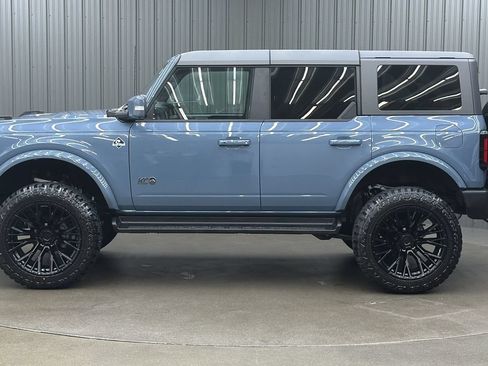 Used 2025 Ford Bronco Outer Banks AWD/4WD image 2