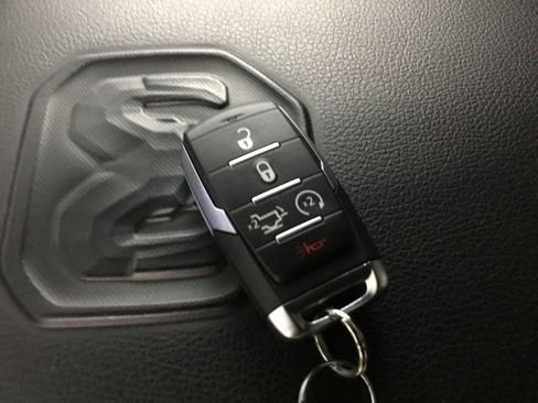 Used 2023 RAM 1500 Laramie AWD/4WD image 10