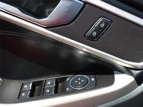 Used 2021 Ford Explorer XLT image 21