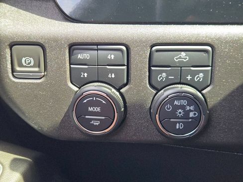 Certified 2024 Chevrolet Silverado 1500 RST AWD/4WD image 32