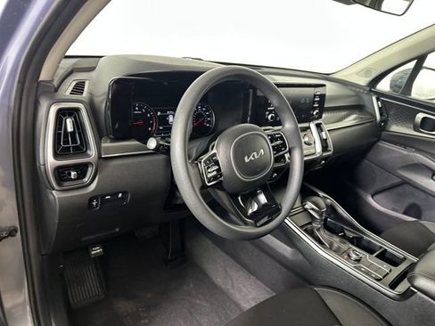 Used 2023 Kia Sorento LX image 13
