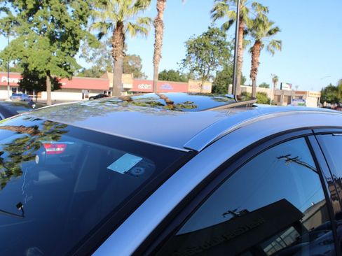 Used 2018 Volvo V60 T5 Cross Country image 13