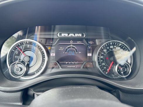 Used 2022 RAM 1500 Big Horn AWD/4WD image 12