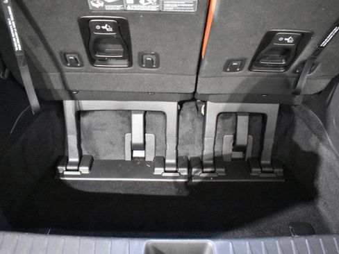 Used 2025 Kia Carnival SX Prestige image 36