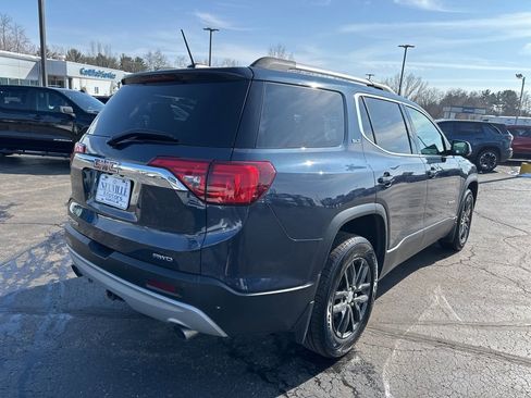 Used 2018 GMC Acadia SLT image 3