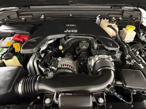 Used 2021 Jeep Gladiator Sport w/ Trailer Tow Package image 30