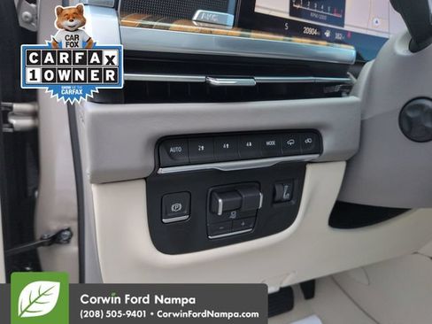 Used 2025 Cadillac Escalade ESV Sport Platinum w/ LPO, Floor Liner Package AWD/4WD image 13