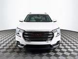Used 2022 GMC Terrain SLT w/ Infotainment Package II image 2