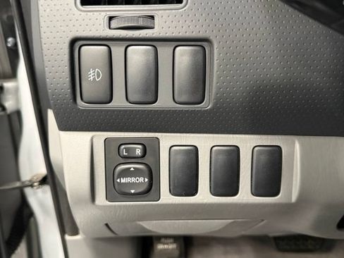 Used 2006 Toyota Tacoma PreRunner RWD image 17